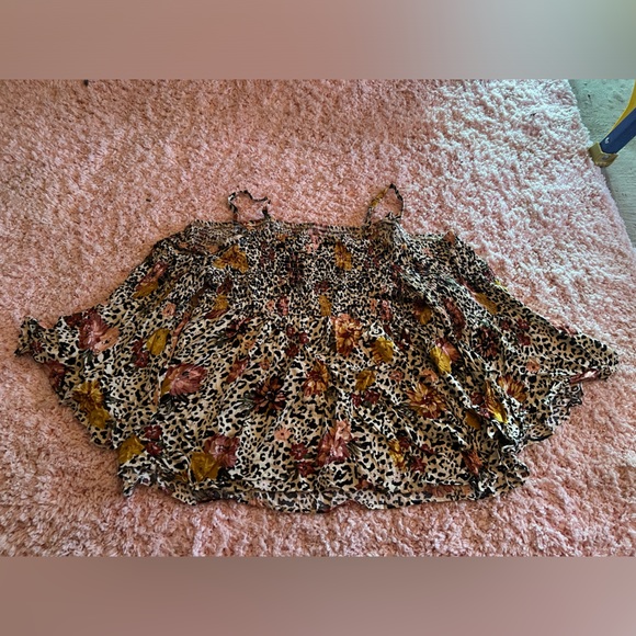 Floral Cheetah print off the shoulder blouse - Picture 2 of 2